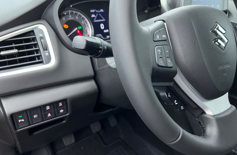 SUZUKI S-Cross SUV Hybride Essence