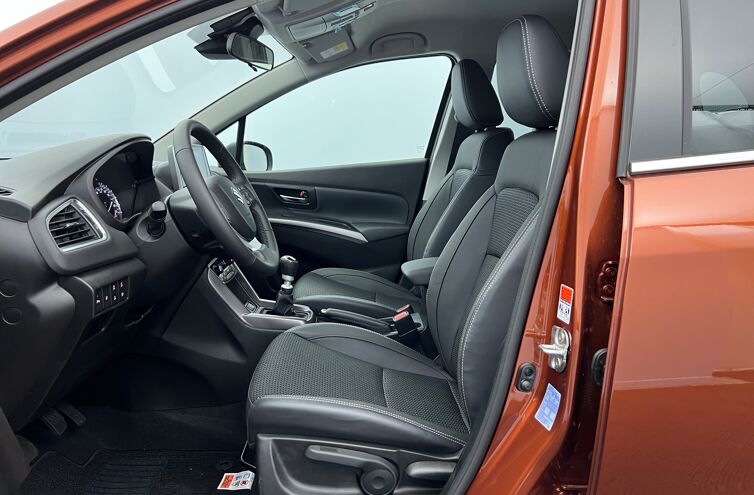 SUZUKI S-Cross SUV Hybride Essence