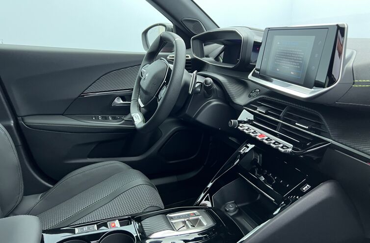 PEUGEOT 2008 SUV Essence