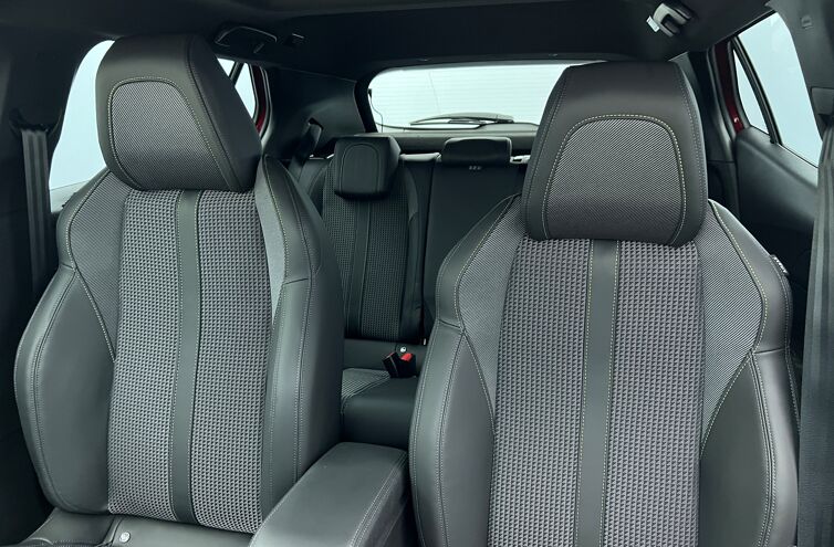 PEUGEOT 2008 SUV Essence