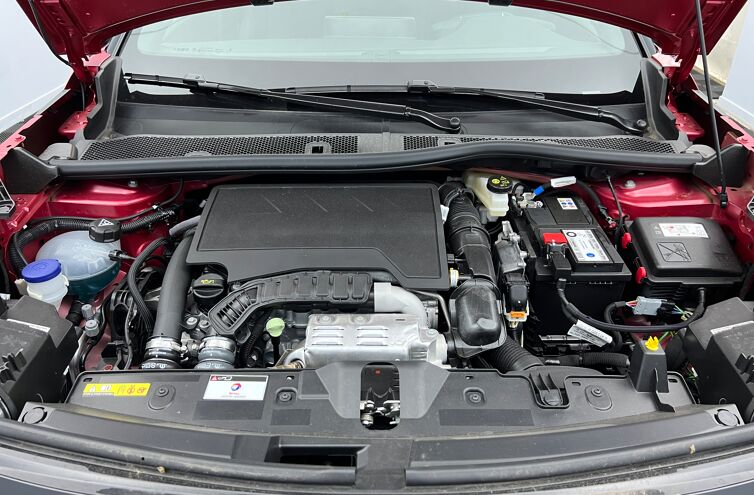 PEUGEOT 2008 SUV Essence