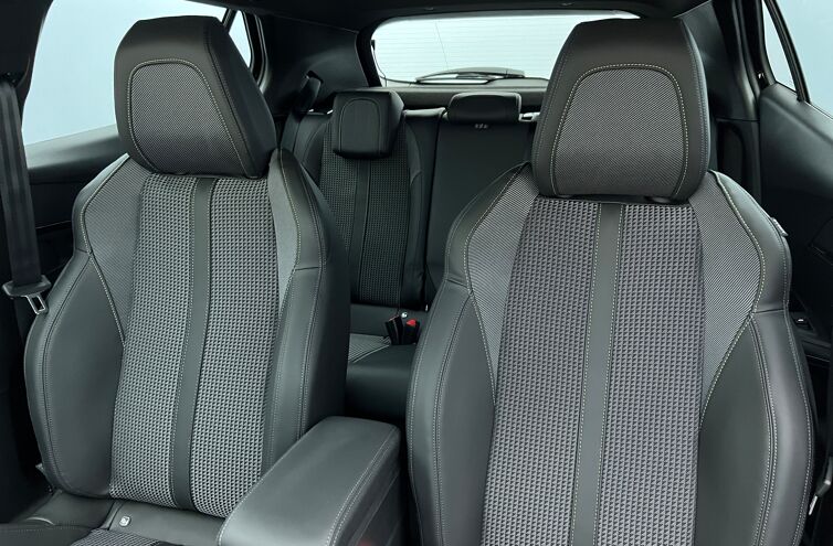 PEUGEOT 2008 SUV Essence