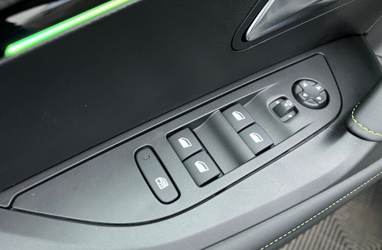 PEUGEOT 2008 SUV Essence