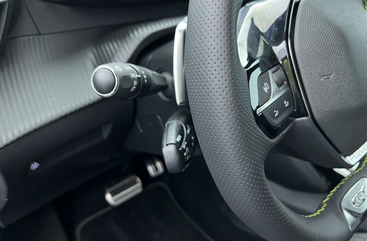 PEUGEOT 2008 SUV Essence