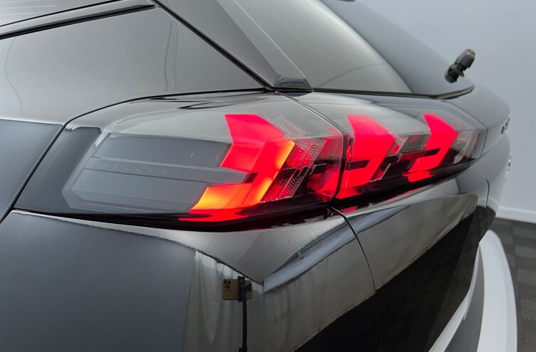 PEUGEOT 2008 SUV Essence
