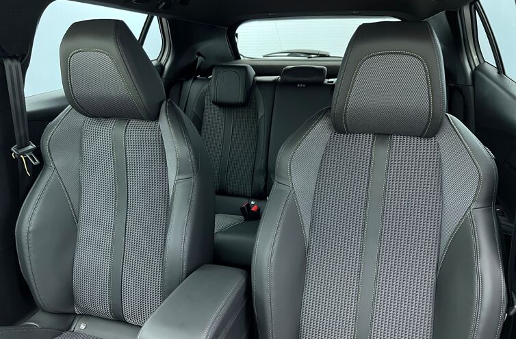 PEUGEOT 2008 SUV Essence