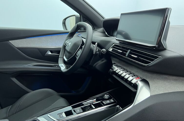 PEUGEOT 3008 SUV Essence