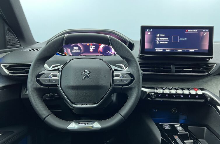 PEUGEOT 3008 SUV Essence