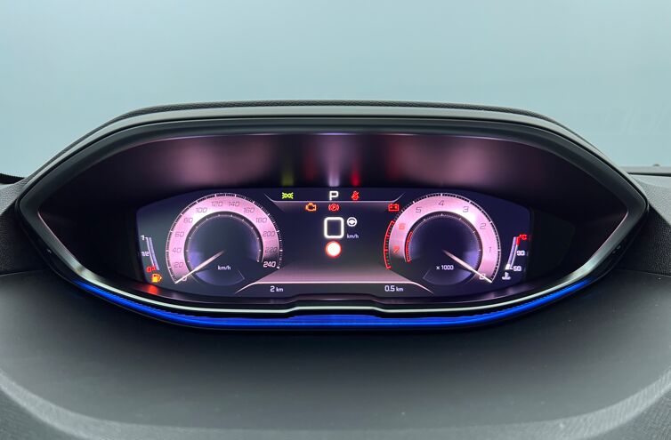 PEUGEOT 3008 SUV Essence