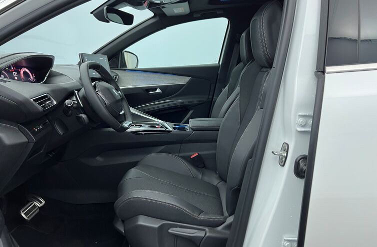 PEUGEOT 3008 SUV Essence