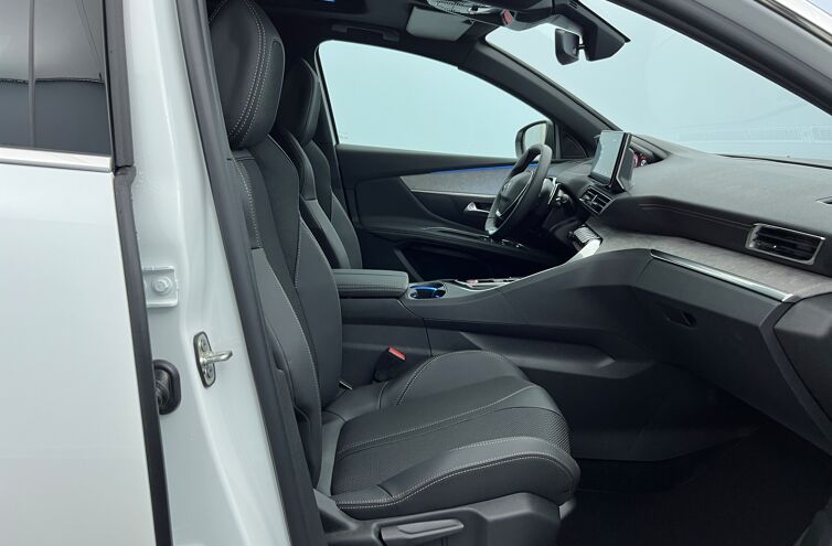 PEUGEOT 3008 SUV Essence