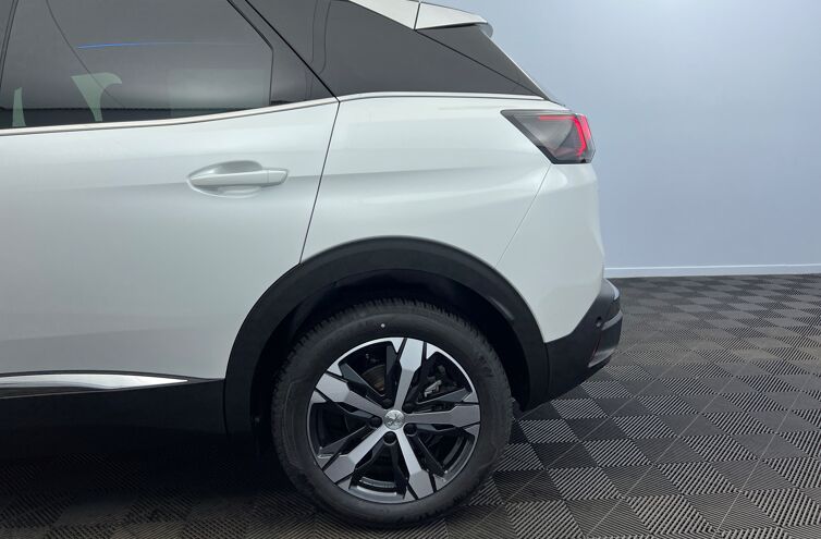 PEUGEOT 3008 SUV Essence