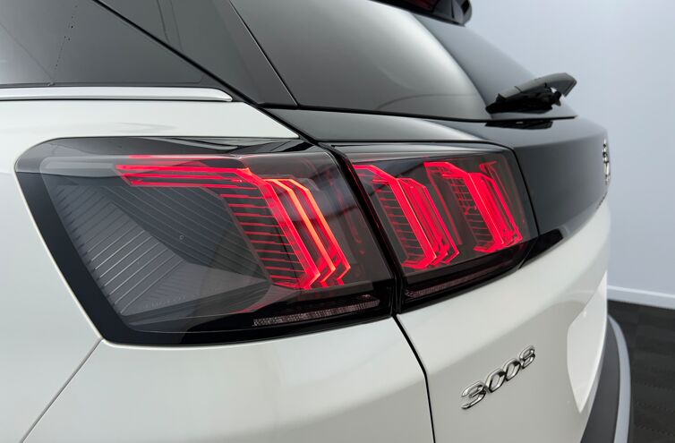 PEUGEOT 3008 SUV Essence