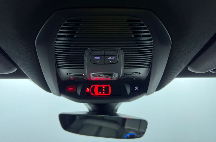 PEUGEOT 3008 SUV Essence