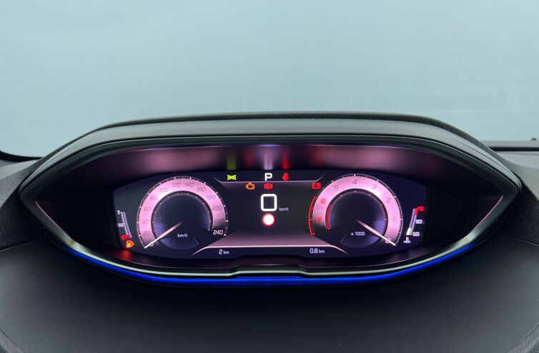 PEUGEOT 3008 SUV Essence