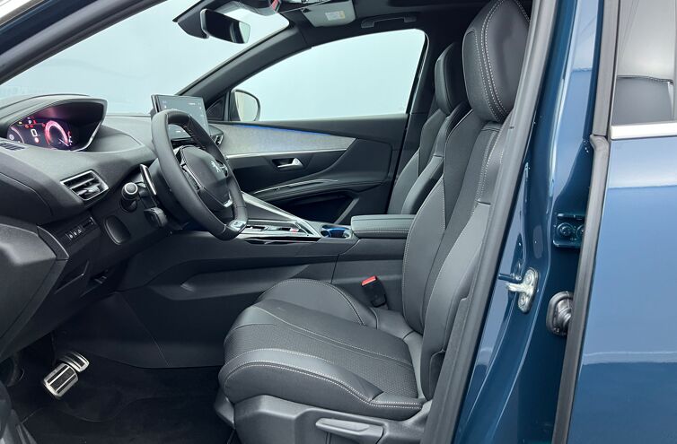PEUGEOT 3008 SUV Essence