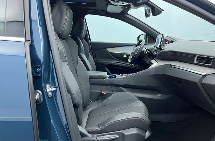 PEUGEOT 3008 SUV Essence