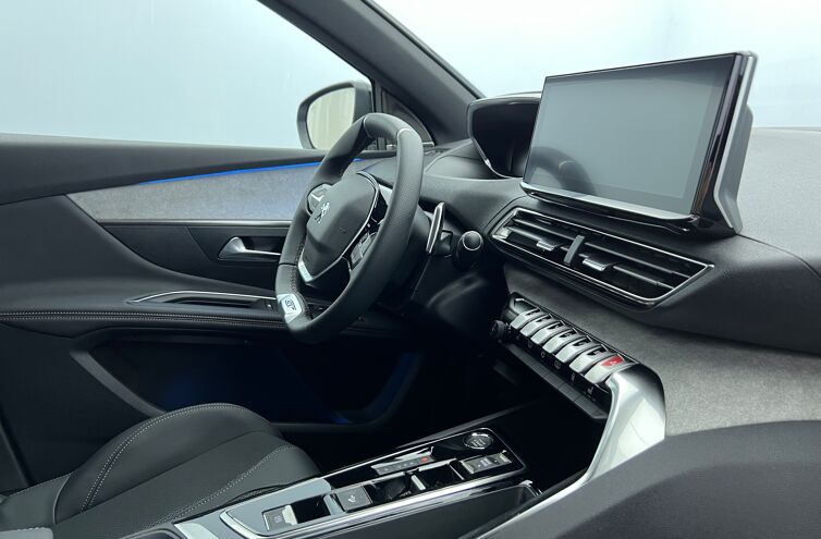 PEUGEOT 3008 SUV Essence