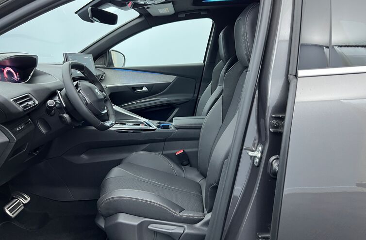 PEUGEOT 3008 SUV Essence