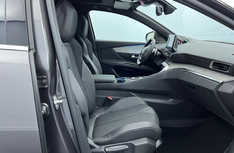 PEUGEOT 3008 SUV Essence