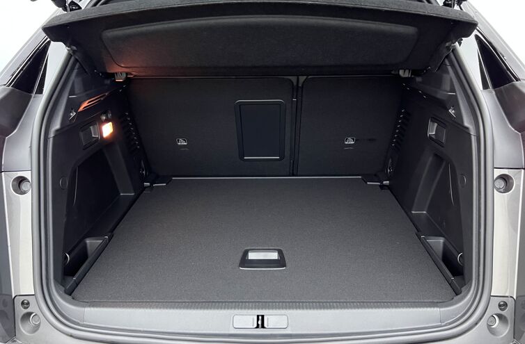 PEUGEOT 3008 SUV Essence