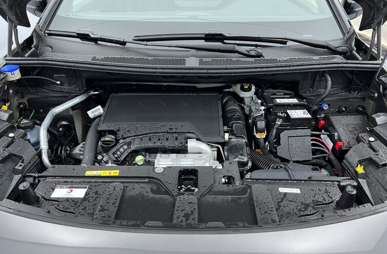 PEUGEOT 3008 SUV Essence