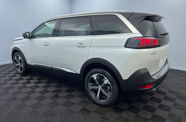 PEUGEOT 5008 SUV Essence