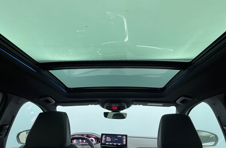 PEUGEOT 5008 SUV Essence