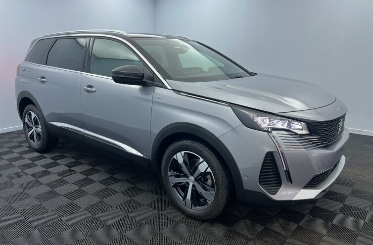 PEUGEOT 5008 SUV Essence