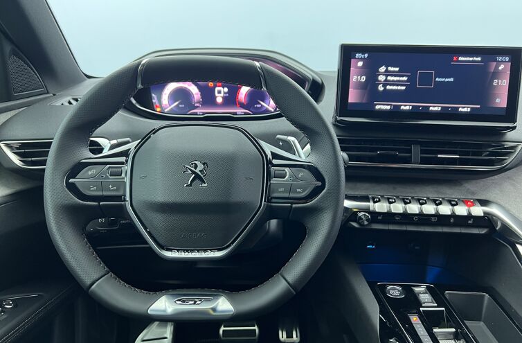 PEUGEOT 5008 SUV Essence