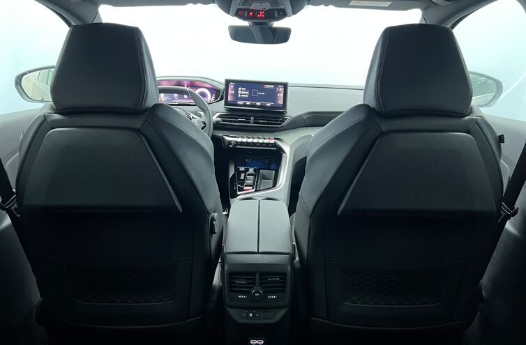 PEUGEOT 5008 SUV Essence