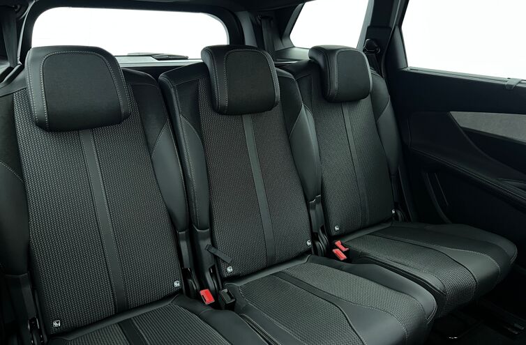 PEUGEOT 5008 SUV Essence