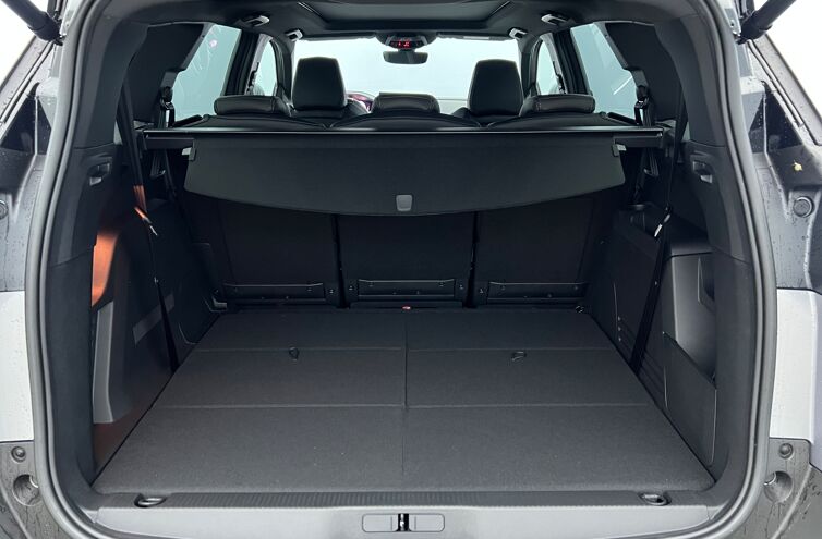 PEUGEOT 5008 SUV Essence
