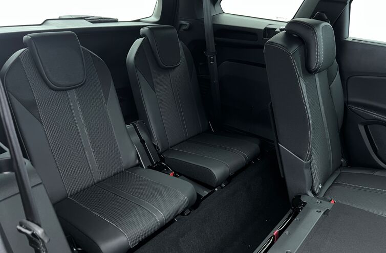 PEUGEOT 5008 SUV Essence