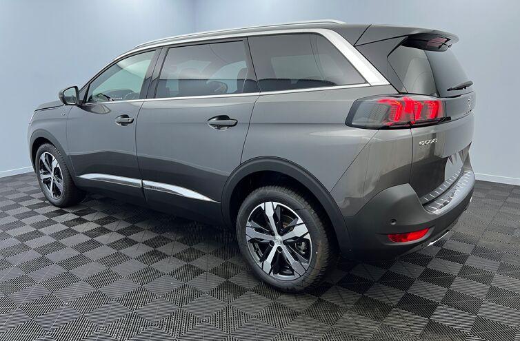 PEUGEOT 5008 SUV Essence