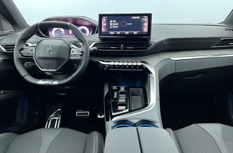 PEUGEOT 5008 SUV Essence
