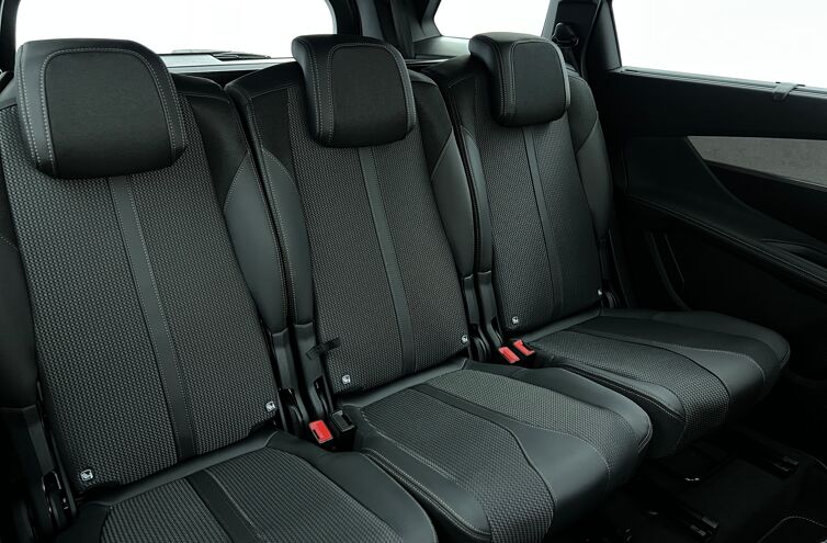 PEUGEOT 5008 SUV Essence