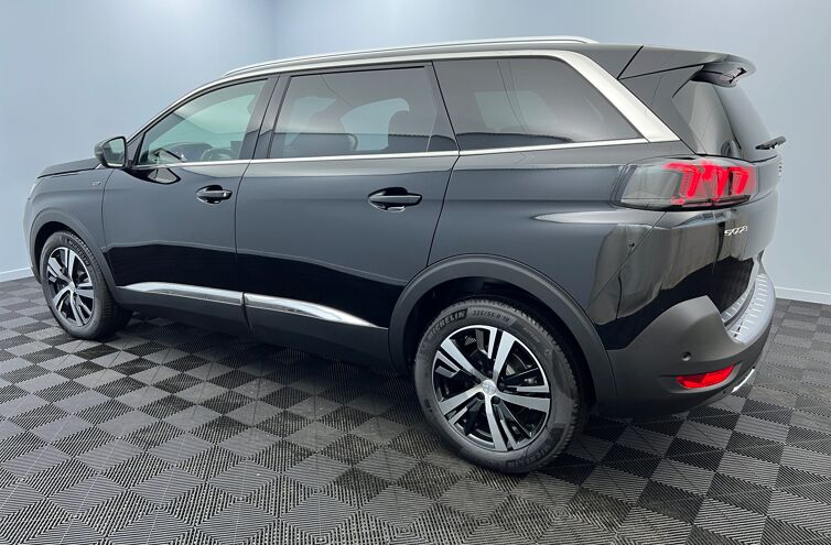 PEUGEOT 5008 SUV Essence
