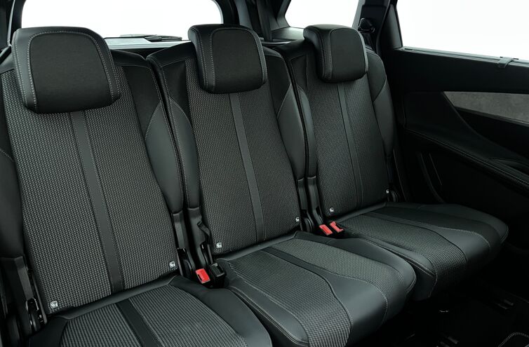 PEUGEOT 5008 SUV Essence