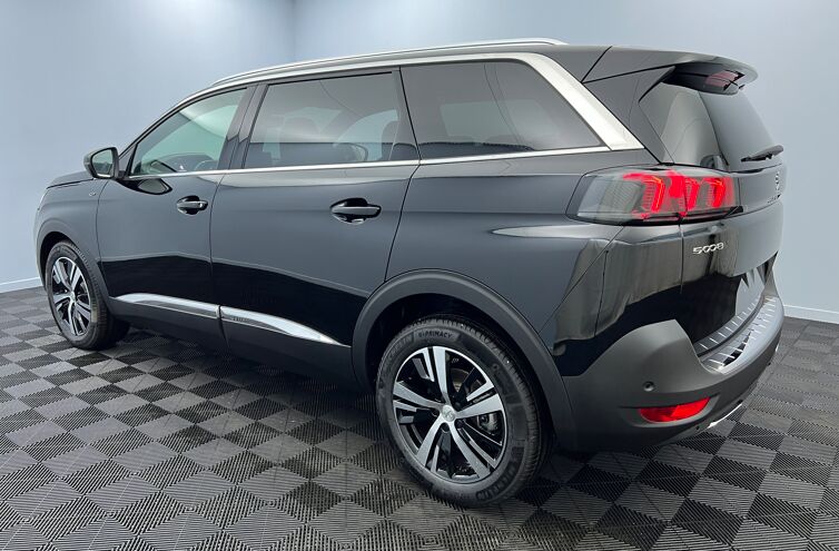 PEUGEOT 5008 SUV Essence