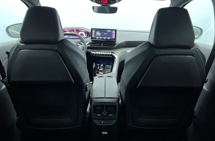 PEUGEOT 5008 SUV Essence