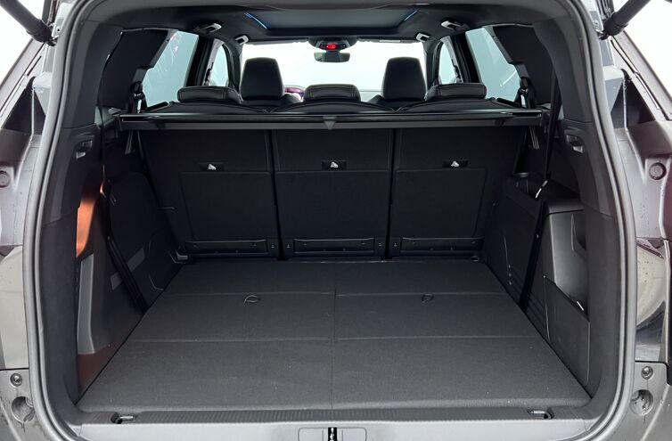 PEUGEOT 5008 SUV Essence