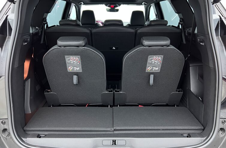 PEUGEOT 5008 SUV Essence
