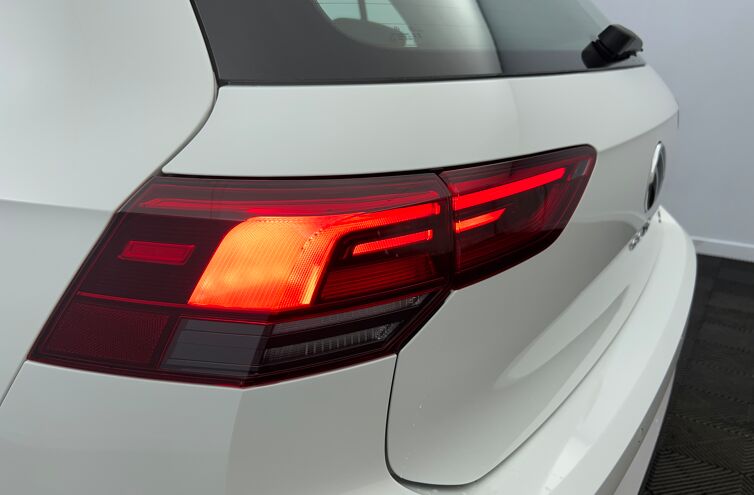VOLKSWAGEN Golf Berline Essence Hybride