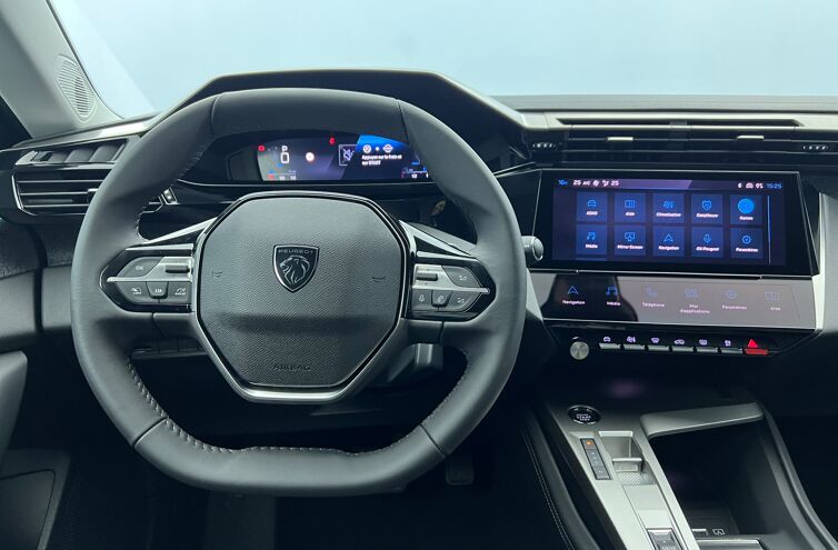 PEUGEOT 408 Nouvelle Berline Essence