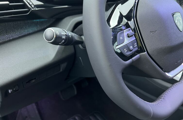 PEUGEOT 408 Nouvelle Berline Essence