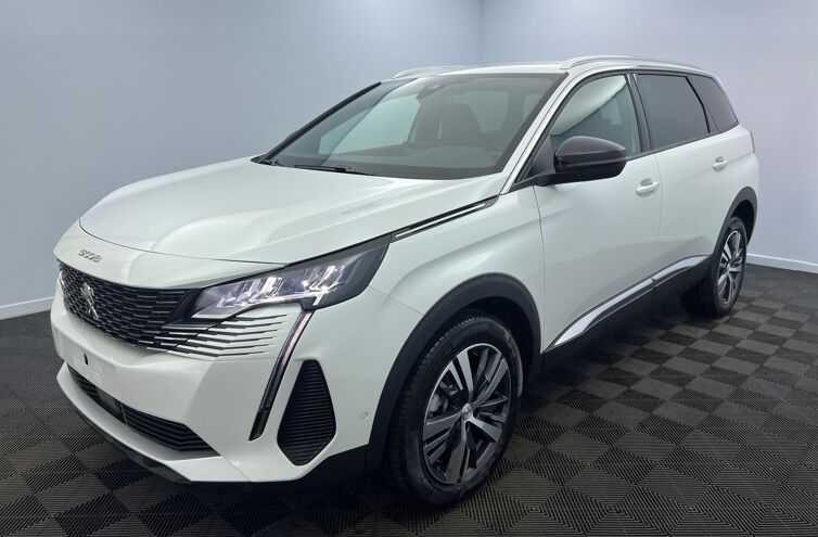 PEUGEOT 5008 SUV Essence