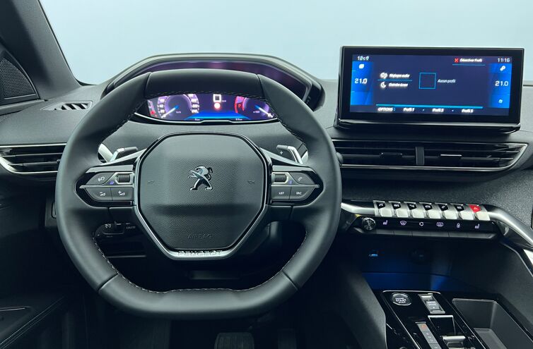 PEUGEOT 5008 SUV Essence