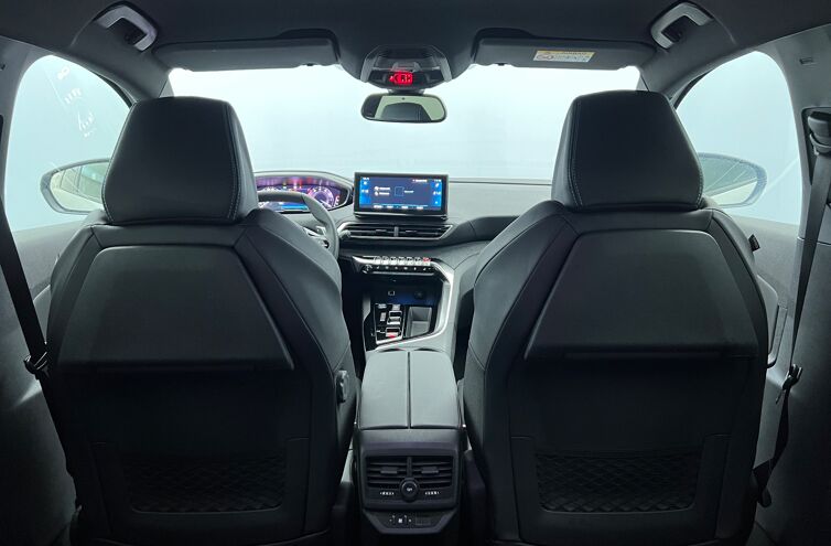 PEUGEOT 5008 SUV Essence