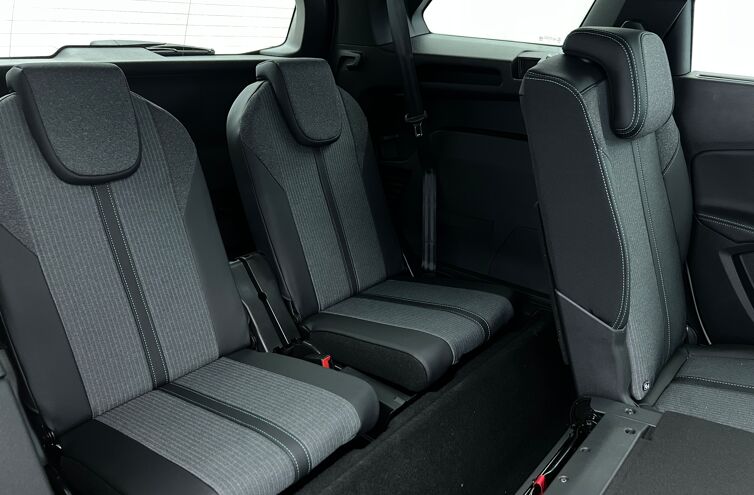 PEUGEOT 5008 SUV Essence